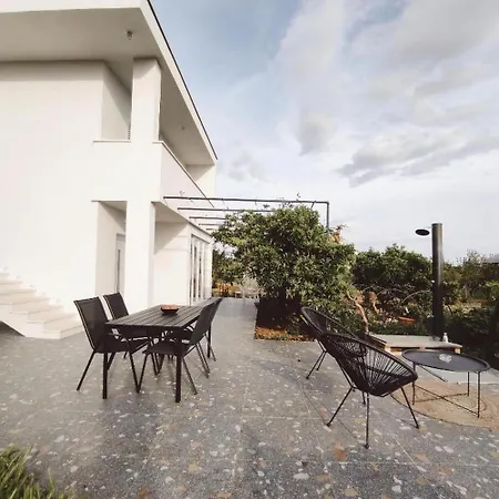 Holiday home Peaceful House With Jacuzzi And Sea View Kastela