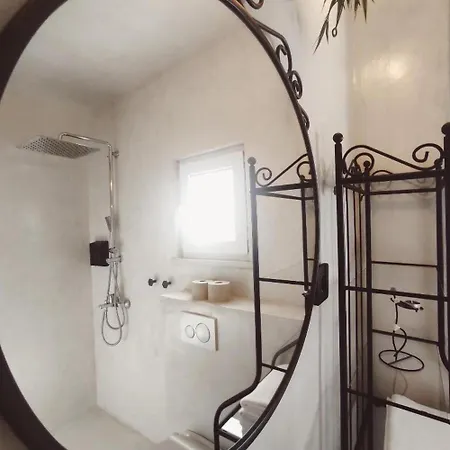 Peaceful House With Jacuzzi And Sea View Kastela