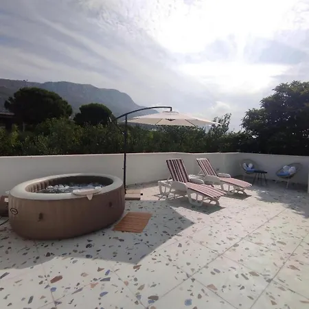 Holiday home Peaceful House With Jacuzzi And Sea View